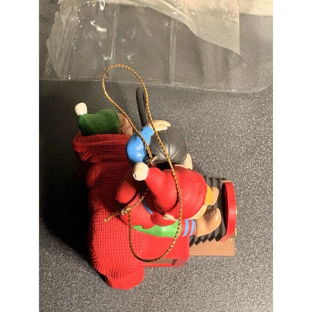Picture Perfect Elves'1993'Elf Taking Pictures-Christmas Charmers Ornament-NICE
